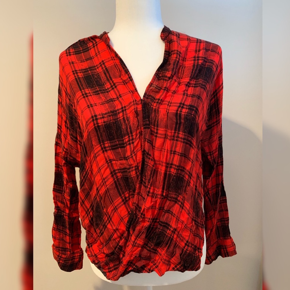 Bloomingdales Aqua red plaid drapey top. Size M.
